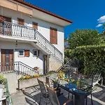 Loredana Apartman *