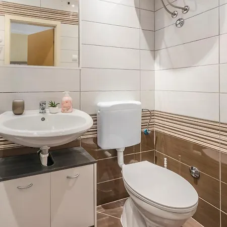 Loredana Apartman *
