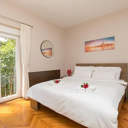 Loredana Apartament *